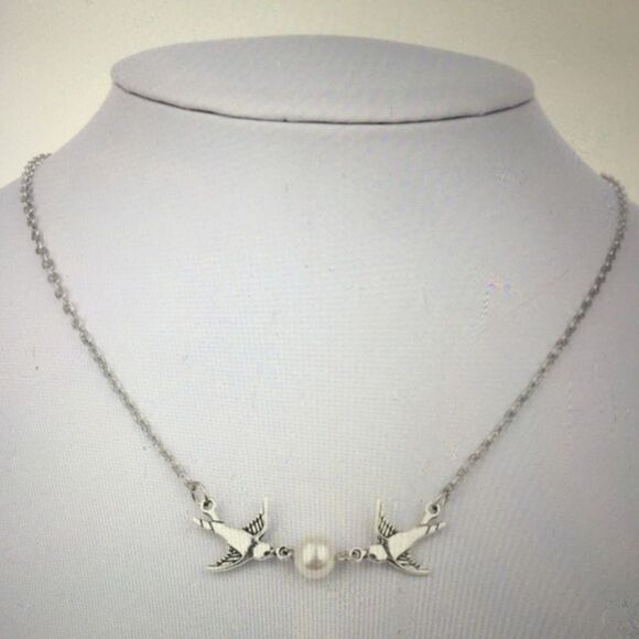 Birds simulated pearl charm pendant Nec. - Picture 1 of 2